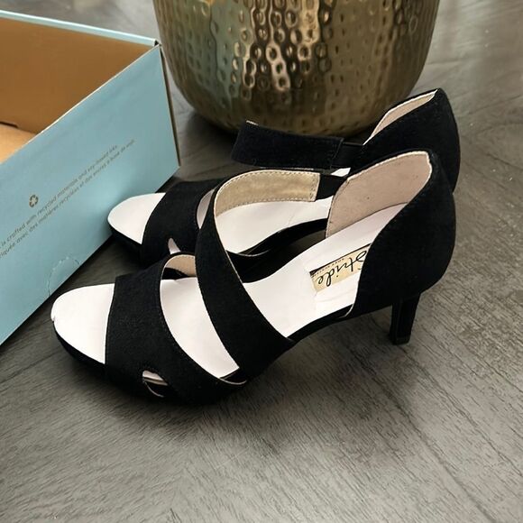 Women's Mega Open Toe Dress Sandal - Picture 6 of 7